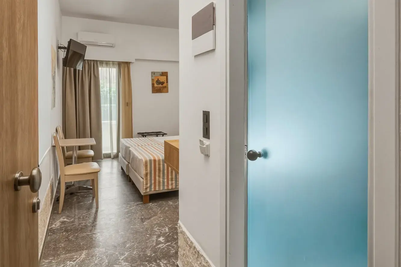 erato-hotel-triple-room-03-hallway-view